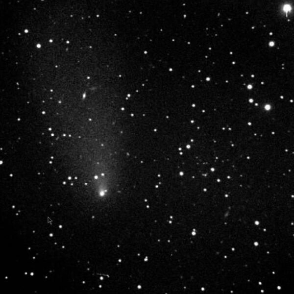 Cometa 2000wm1 11 Junio 2002 — foto 1